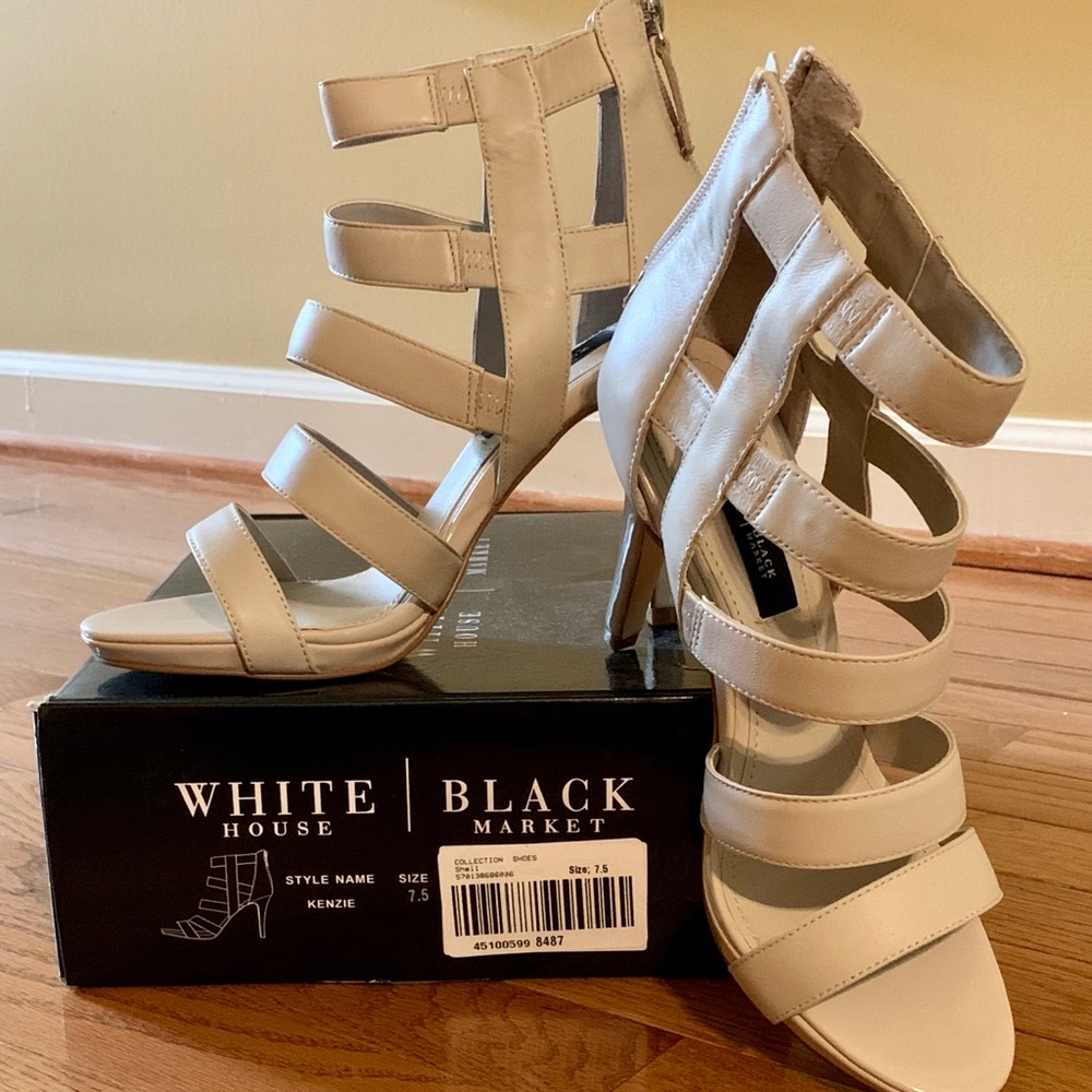 Strappy nude leather pump